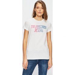 Trussardi Jeans - Top. Białe topy damskie TRUSSARDI JEANS, m, bez wzorów, z bawełny, bez kołnierzyka. W wyprzedaży za 159.90 zł.