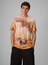 4F T-shirt regular z nadrukiem męski - beżowy L. Brązowe t-shirty męskie 4f, l, bez wzorów, z materiału, bez kołnierzyka. Za 99.99 zł.