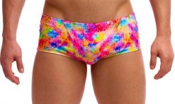 Kąpielówki Funky Trunks Dry Me - trunki męskie. Brązowe kąpielówki męskie FUNKY TRUNKS, l, bez wzorów, z materiału, na fitness i siłownię. Za 159.00 zł.