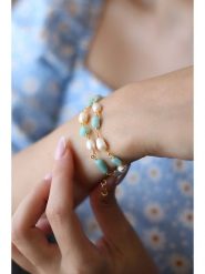 Pierres delicates Bransoletka w kolorze białym z perłami i akwamarynami rozmiar: onesize. Białe bransoletki damskie Pierres delicates, z mosiądzu. Za 48.95 zł.