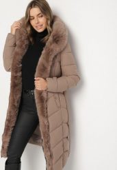 Ciemnobeżowa Pikowana Kurtka z Futerkowym Obszyciem i Paskiem Samiria. Brązowe kurtki damskie Born2be, l, bez wzorów, z dzianiny, bez kaptura. Za 299.99 zł.