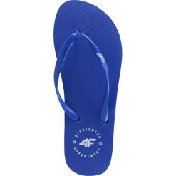 Japonki damskie KLD205 - kobalt. Klapki damskie 4f, bez wzorów, z gumy, bez obcasa. W wyprzedaży za 19.99 zł.