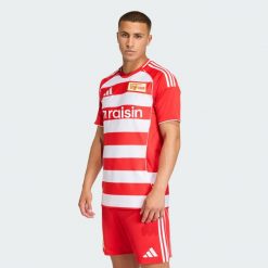 Koszulka 1. FC Union Berlin 25/26 Home. Białe t-shirty sportowe męskie Adidas, bez ramiączek, do piłki nożnej. Za 439.00 zł.