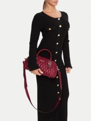 Guess Torebka Valla HWQG81 22050 Czerwony. Czerwone torebki klasyczne damskie Guess, z aplikacjami, ze skóry, bez dodatków. Za 359.99 zł.