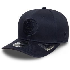 New Era czapka z daszkiem Cap Paris Saint-Germain granatowa. Niebieskie czapki męskie PSG, bez wzorów, z bawełny. Za 179.00 zł.
