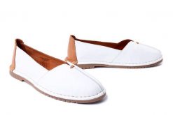 MANITU 840123-03 weiss, półbuty damskie. Białe półbuty damskie Manitu, bez wzorów, ze skóry, bez obcasa. Za 319.90 zł.