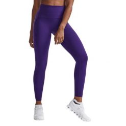 Legginsy kompresyjne wysokiej talii dla kobiet 2XU Form Stash. Fioletowe legginsy damskie 2XU, bez wzorów, na fitness i siłownię. Za 574.50 zł.