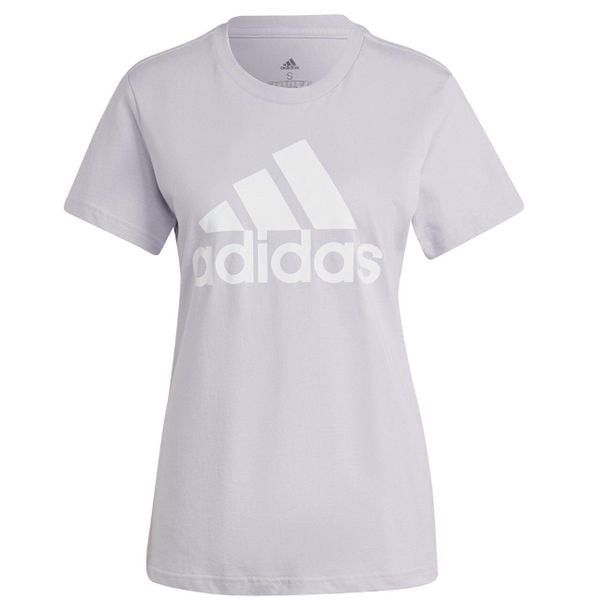 Koszulka damska adidas Loungwear Essentials Logo Tee. Fioletowe bluzki sportowe damskie Adidas, m, z bawełny, bez kołnierzyka, bez ramiączek. Za 105.99 zł.