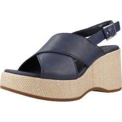 Sandały CLARKS MANON WISH Niebieski. Niebieskie sandały damskie Clarks, bez wzorów, ze skóry, bez obcasa. Za 329.99 zł.