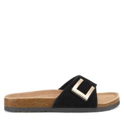 Klapki Lasocki. Czarne klapki damskie Lasocki, bez wzorów, bez obcasa. Za 119.99 zł.