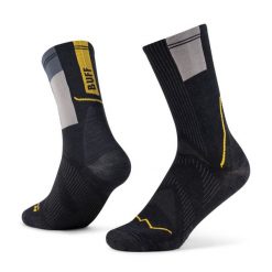 Skarpety biegowe Buff Coolnet Crew Sock CC. Czarne skarpetki damskie Buff, bez wzorów, z elastanu. Za 89.99 zł.
