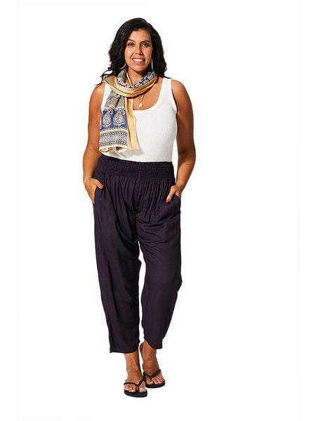 Aller Simplement Spodnie w kolorze czarnym rozmiar: 42-58. Czarne spodnie materiałowe damskie Aller Simplement, bez wzorów, z materiału, klasyczne, z podwyższonym stanem. Za 56.99 zł.