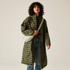 Szlafrok damski Orla. Zielone szlafroki damskie Regatta, bez wzorów. Za 549.99 zł.