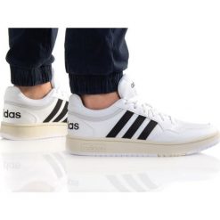 Buty adidas Hoops 3.0 GY5434 białe. Białe buty sportowe na co dzień męskie z gumy, bez zapięcia. W wyprzedaży za 379.39 zł.