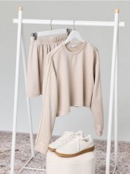 Bluza z dekoracyjnymi lampasami soft touch - beżowy. Brązowe bluzy bez kaptura damskie Sinsay, l, z dzianiny. Za 49.99 zł.
