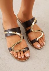 Brązowe Klapki Japonki z Paskiem na Palec i Metaliczną Ozdobą Qhesith. Brązowe klapki damskie Born2be, z aplikacjami, z jeansu, bez obcasa, na płaskiej podeszwie. Za 69.99 zł.