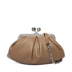 Torebka Weekend Max Mara. Brązowe torebki klasyczne damskie Weekend Max Mara, bez wzorów, wizytowe, bez kołnierzyka, bez ramiączek. Za 1,309.00 zł.