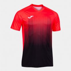 Koszulka do piłki nożnej męska Joma Tiger IV. Czerwone t-shirty sportowe męskie Joma, m, bez ramiączek, do piłki nożnej. Za 164.05 zł.