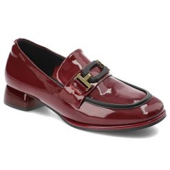 Czerwone Półbuty Artiker Eleganckie Obuwie Damskie. Czerwone półbuty damskie Artiker, bez wzorów, ze skóry, eleganckie, bez obcasa, na obcasie. Za 189.00 zł.