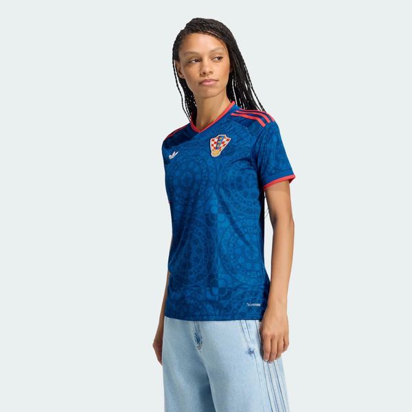 Koszulka wyjazdowa Croatia 26. Niebieskie t-shirty damskie Adidas, l, bez wzorów, z materiału, bez kołnierzyka. Za 439.00 zł.