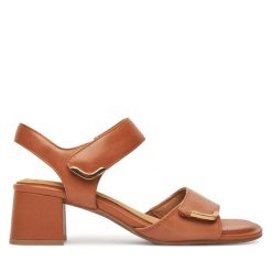 Sandały Tamaris. Brązowe sandały damskie Tamaris, bez wzorów, bez obcasa, na koturnie. Za 399.99 zł.