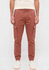 Męskie Spodnie Mustang Style Paris Jogger Cargo Cinnamon 1015896 3238. Spodnie materiałowe męskie Mustang, bez wzorów, z materiału. Za 219.99 zł.