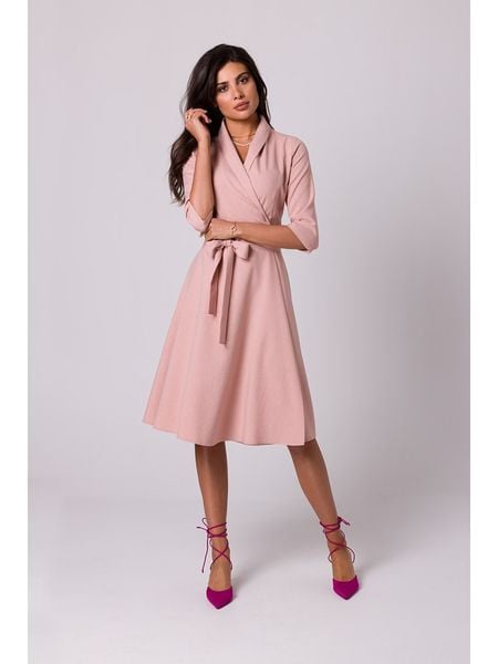 Be Wear Sukienka w kolorze jasnoróżowym rozmiar: M. Różowe sukienki damskie Be Wear, m, bez wzorów, z tkaniny, bez kołnierzyka, bez ramiączek, midi, rozkloszowane. Za 229.46 zł.