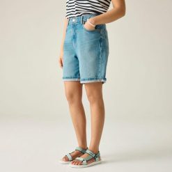 Sandały damskie Vendeavour. Zielone sandały damskie Regatta, bez wzorów, bez obcasa. W wyprzedaży za 99.99 zł.