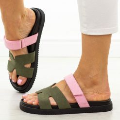 Różowo-khaki klapki damskie Vinceza 17401. Czerwone klapki damskie VINCEZA, bez wzorów, z jeansu, bez obcasa, na płaskiej podeszwie. Za 139.00 zł.