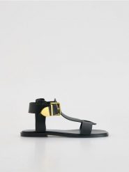 Skórzane sandały - czarny. Czarne sandały damskie Reserved, bez wzorów, ze skóry, bez obcasa. Za 159.99 zł.