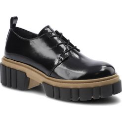 Czarne Półbuty Chebello Damskie Eleganckie Obuwie. Czarne półbuty damskie CheBello, bez wzorów, z lakierowanej skóry, eleganckie, bez obcasa. Za 269.00 zł.