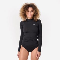 TOP UV surfingowy damski Olaian 100 długi rękaw. Czarne topy damskie OLAIAN, s, bez wzorów, z elastanu, bez kołnierzyka. Za 49.99 zł.