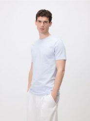 Strukturalny t-shirt regular fit - jasnoniebieski. Niebieskie t-shirty męskie Reserved, l, bez wzorów, z dzianiny, bez kołnierzyka. W wyprzedaży za 55.99 zł.