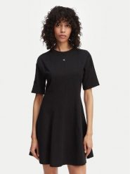 Calvin Klein Jeans Sukienka codzienna LV047F229G Czarny Regular Fit. Czarne sukienki damskie Calvin Klein Jeans, na co dzień, s, bez wzorów, z bawełny, bez kołnierzyka, bez ramiączek, proste. Za 369.99 zł.