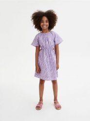 Wzorzysta sukienka z lnem - lawendowy. Fioletowe sukienki dziewczęce Reserved, bez wzorów, z bawełny, bez ramiączek. W wyprzedaży za 39.99 zł.