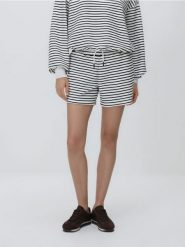 Szorty w paski - wielobarwny. Szorty damskie Reserved, bez wzorów, z bawełny. Za 59.99 zł.