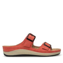 Klapki Inblu. Czerwone klapki damskie Inblu, bez wzorów, bez obcasa. Za 129.99 zł.