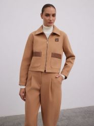 BGN Kurtka przejściowa w kolorze jasnobrązowym rozmiar: 38. Brązowe kurtki damskie BGN, bez wzorów, z wełny, bez kaptura. Za 200.13 zł.