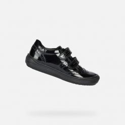 Buty damskie Geox Hadriel. Czarne buty sportowe na co dzień damskie Geox, bez wzorów, z gumy, trekkingowe. Za 328.50 zł.