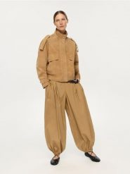 Spodnie balloon - beżowy. Brązowe spodnie materiałowe damskie Reserved, bez wzorów, z bawełny. Za 119.99 zł.