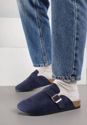 Granatowe Klapki z Ozdobnym Paskiem i Klamrą Calevelis. Niebieskie klapki damskie Born2be, bez wzorów, z jeansu, bez obcasa, na obcasie. Za 69.99 zł.