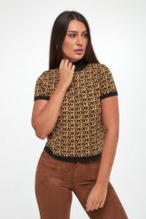 Sweter damski logowany DKNY. Swetry klasyczne damskie DKNY, s, bez kołnierzyka. W wyprzedaży za 216.30 zł.