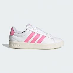 Buty Grand Court 3.0. Białe buty sportowe na co dzień damskie Adidas, bez wzorów. Za 349.00 zł.
