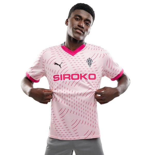 Oficjalna koszulka piłkarska Puma dla dorosłych Real Sporting de Gijón Footba. Czerwone bluzki damskie Puma, bez wzorów, bez kołnierzyka. W wyprzedaży za 253.00 zł.