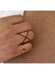 Les Favorites Pozłacany pierścionek z cyrkoniami rozmiar: 60. Czarne pierścionki damskie Les Favorites, z cyrkonią, pozłacane. Za 108.99 zł.