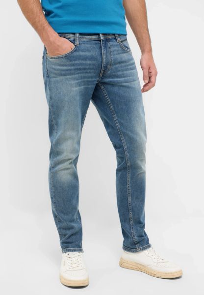 Męskie Spodnie jeansowe Mustang Style Oregon Slim Denim Blue 1016429 5000 683. Niebieskie spodnie materiałowe męskie Mustang, bez wzorów, z denimu. Za 219.99 zł.