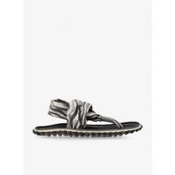 Sandały damskie Gumbies Slingback Sandals. Czarne obuwie trekkingowe damskie Gumbies, bez wzorów, bez obcasa. Za 99.99 zł.