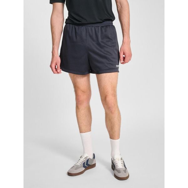 Szorty Hummel Pulse. Brązowe szorty męskie HUMMEL, bez wzorów, sportowe. Za 223.00 zł.