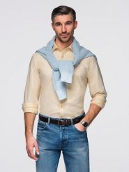 Pastelowa bawełniana męska koszula typu oxford – jasnożółta V3 - Rozmiar: XL. Żółte koszule męskie Ombre Clothing, m, z aplikacjami, z bawełny, bez kołnierzyka, bez ramiączek. Za 179.99 zł.