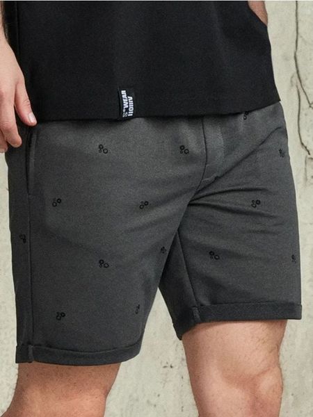 Szorty slim z wiązaniem w talii - szary. Szare szorty męskie Sinsay, bez kołnierzyka. Za 29.99 zł.